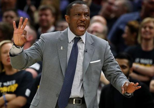  活塞解雇主帅凯西，助理教练临时接任引质疑  