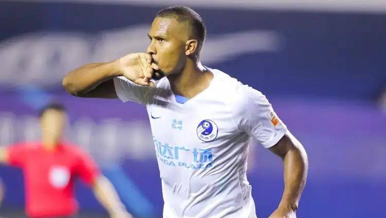  马赛主场不敌里尔，争四形势陷入被动  