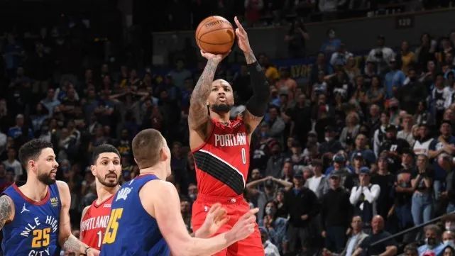  利拉德60分神迹空砍无缘季后赛  