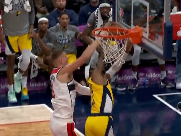  波尔津吉斯制霸内线绿军击败奇才保持不败